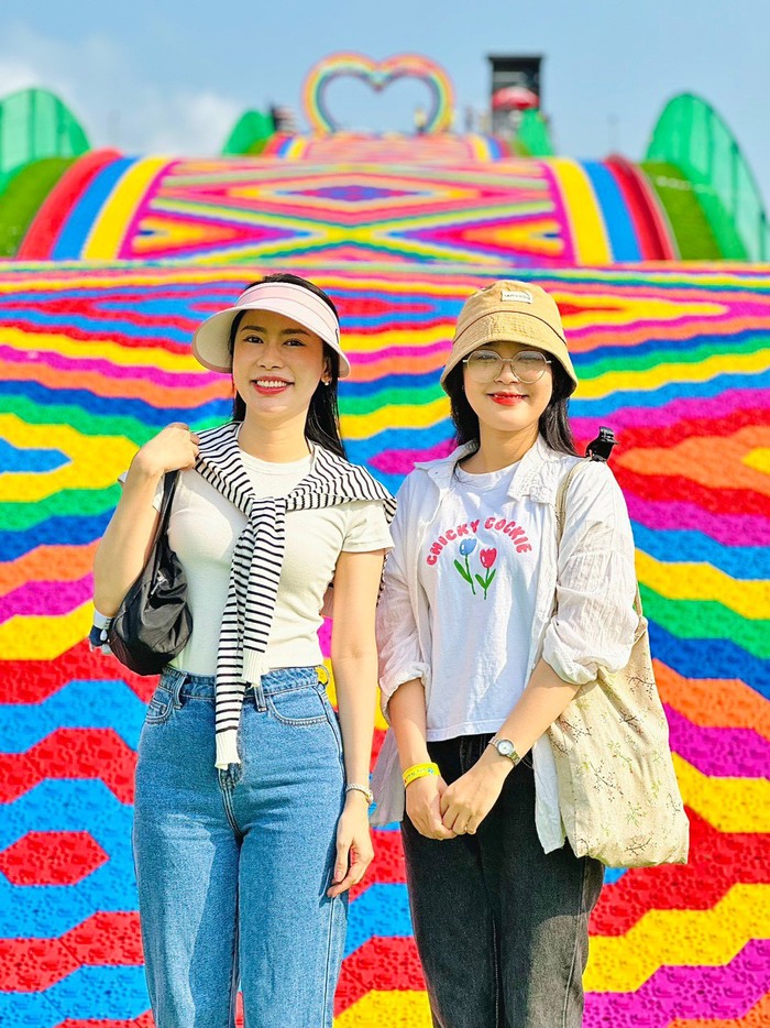 Kinh nghiệm đi khu du lịch Mỹ Khánh Cần Thơ - Trải nghiệm trượt thảm cầu vồng