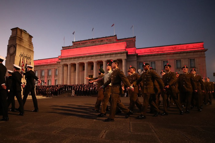Một kinh nghiệm du lịch Auckland New Zealand là ghé thăm Bảo tàng Auckland vào Ngày ANZAC