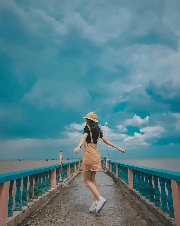 Kinh nghiệm du lịch biển Tân Thành Tiền Giang - Sống ảo tại cây cầu vươn biển