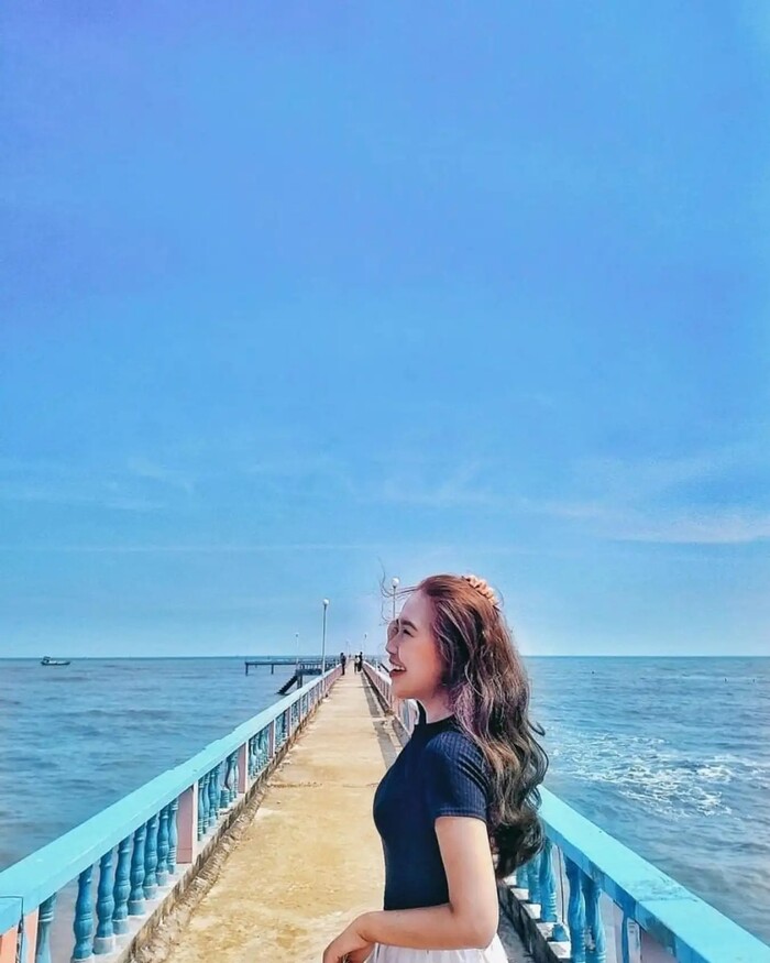 Kinh nghiệm du lịch biển Tân Thành Tiền Giang - Sống ảo tại cây cầu vươn biển