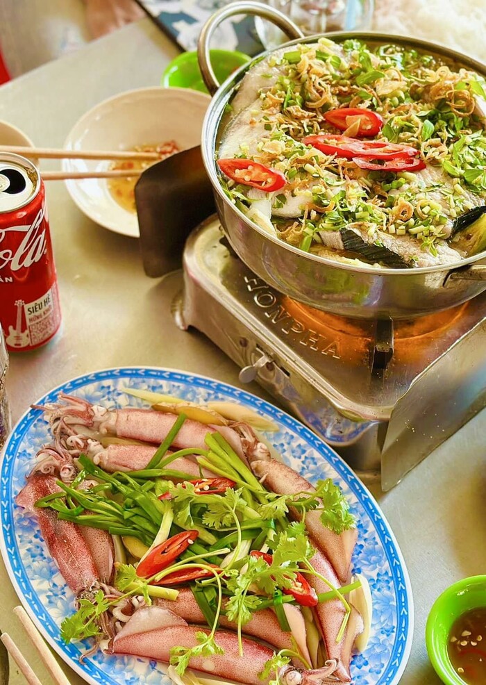 Quán hải sản ngon nổi tiếng ở Vũng Tàu - Lẩu cá đuối Hoàng Minh