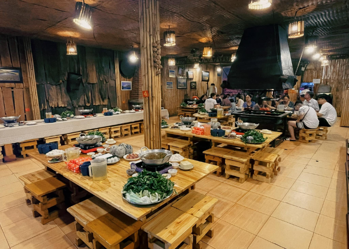 Hình ảnh không gian sạch sẽ, gọn gàng tại nhà hàng Thắng Cố A Quỳnh.