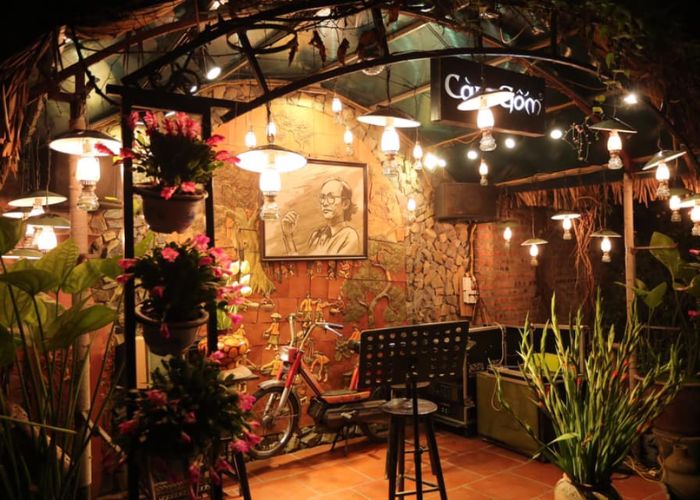 Cafe Gốm là quán cà phê view đẹp ở Long Biên dành cho những người yêu gốm