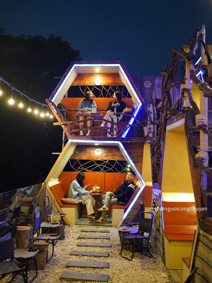 Không gian độc đáo tại quán cà phê chocobomb ở Hà Nội