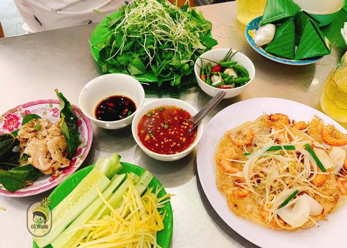 Bánh xèo tôm nhảy Gia Vỹ mang hương vị truyền thống của bánh xèo Bình Định