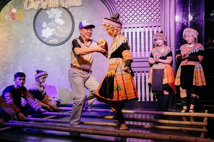  Trải nghiệm không gian văn hóa đặc sắc tại Chợ Tình Quán