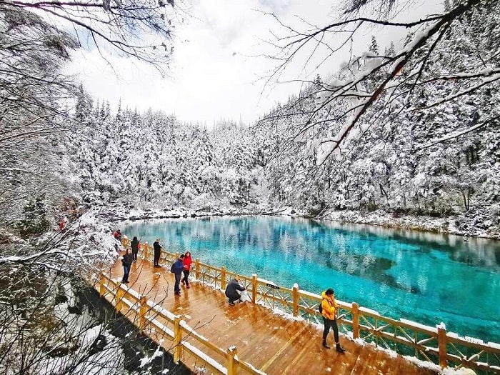 Nếu bạn thích ngắm tuyết rơi thì có thể ghé Trùng Khánh vào mùa đông