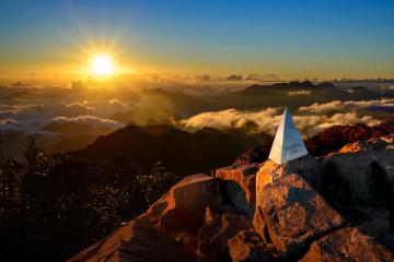 Fansipan đẹp mơ màng trong MV "Hạ trắng - Một cõi đi về" của nhóm nhạc Oplus