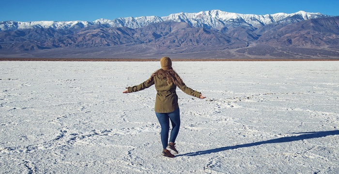 Bạn có thể du lịch Công viên Quốc gia Death Valley mùa đông để ngắm nhìn những bông hoa tuyết trắng tinh khôi