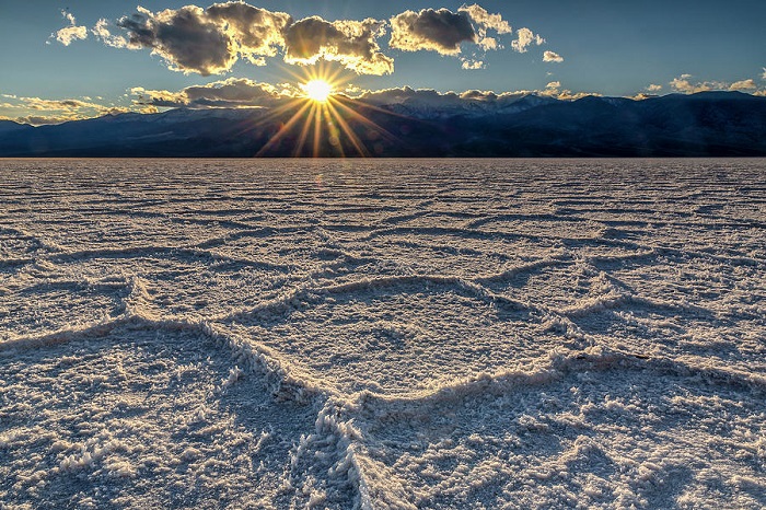 Địa điểm nổi tiếng nhất để du khách du lịch Công viên Quốc gia Death Valley mùa đông là Badwater Basin
