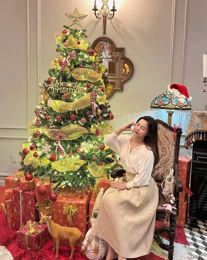 Quán cafe trang trí Giáng Sinh đẹp ở Đà Nẵng  Di Lusso Boutique 