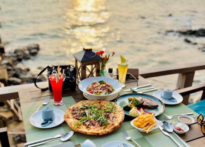 Các món ăn ở đây được phục vụ chu đáo với bày trí đẹp mắt