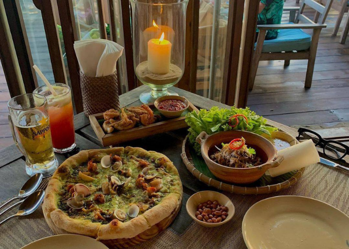 Thực đơn tại nhà hàng view biển Phú Quốc này rất phong phú với các món Âu - Việt kết hợp