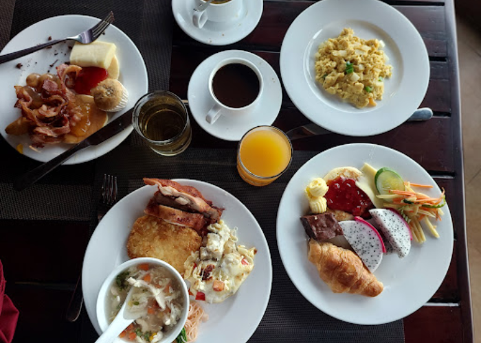 Thực đơn tại nhà hàng view biển Phú Quốc Sunset Restaurant vô cùng phong phú với các món ăn Á, Âu đa dạng