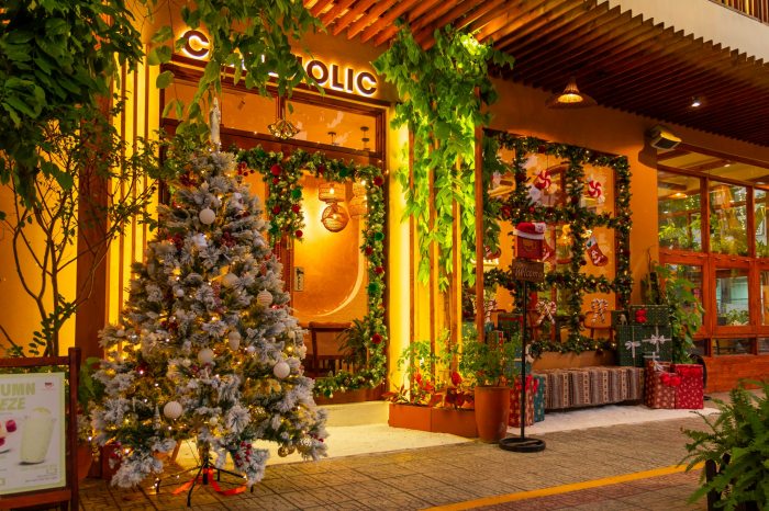 Quán cafe trang trí Giáng Sinh đẹp ở Đà Nẵng Cafeholic