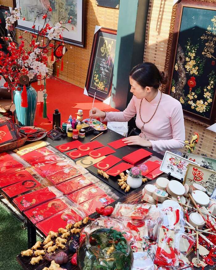 Địa điểm đi chơi Tết ở TP HCM - Phố Ông Đồ Địa điểm đi chơi Tết ở TP HCM - Phố Ông Đồ