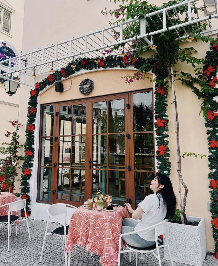 Quán cafe trang trí giáng sinh ở Phú Quốc - Sip of Joy