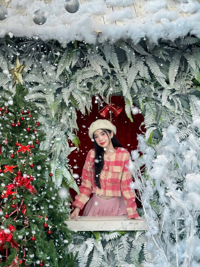 Quán cafe trang trí giáng sinh ở TP HCM - Mâm Coffee