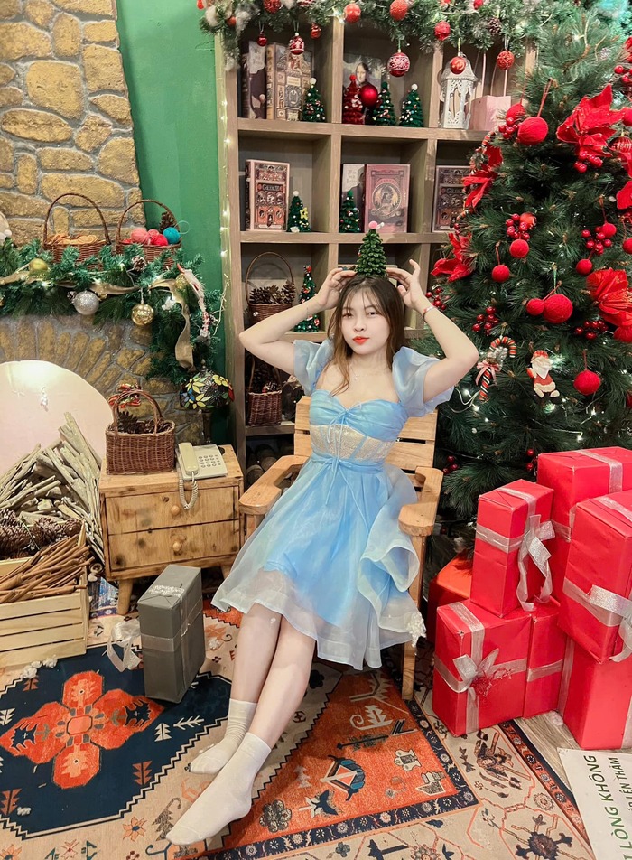 Quán cafe trang trí giáng sinh ở TP HCM - Tiệm Trà Chúng Ta 10 Năm Sau