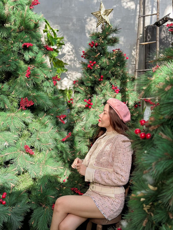 Quán cafe trang trí giáng sinh ở TP HCM - The Monic Coffee