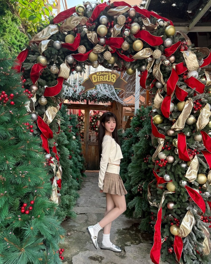 Quán cafe trang trí giáng sinh ở TP HCM - Khóm Coffee & Tea