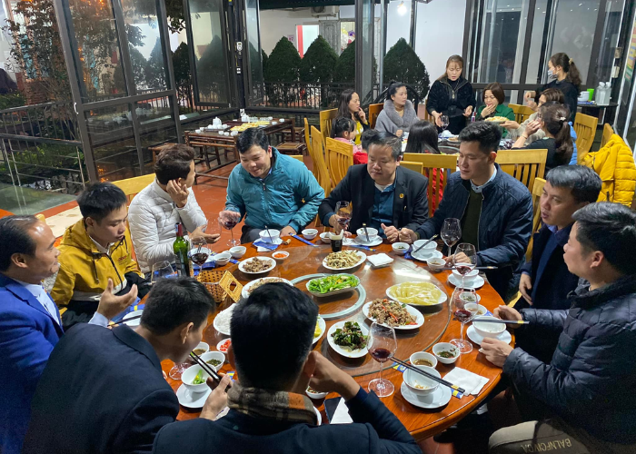 Không gian đầy ấm cúng tại Nhà hàng Khởi Nghiệp