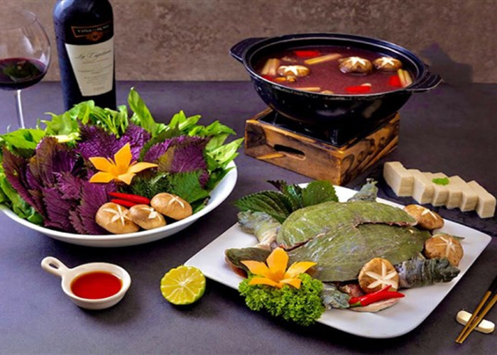 Lẩu Ba Ba rượu vang đỏ là món ăn đặc biệt nhất tại quán lẩu ngon tại Hồ Ba Bể Bắc Kạn nổi tiếng này