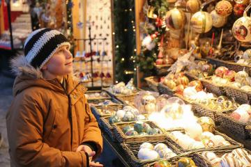 Mua sắm thỏa thích dịp lễ hội tại chợ Giáng Sinh ở Chicago Mỹ