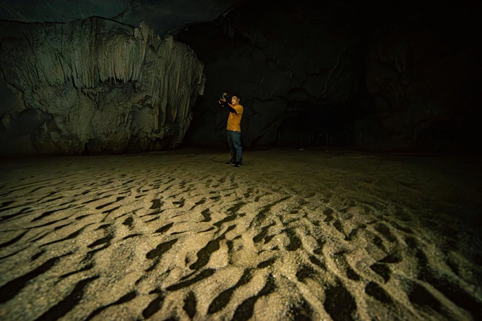 Còn chần chờ gì nữa mà không lập team với hội bạn thân tới Hang Xe Bang Fai Lào check in nào