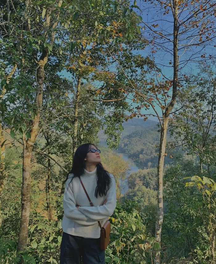 Còn chần chờ gì nữa mà không tới ngay Mùa lá đỏ hồ Bản Viết Cao Bằng thôi nào