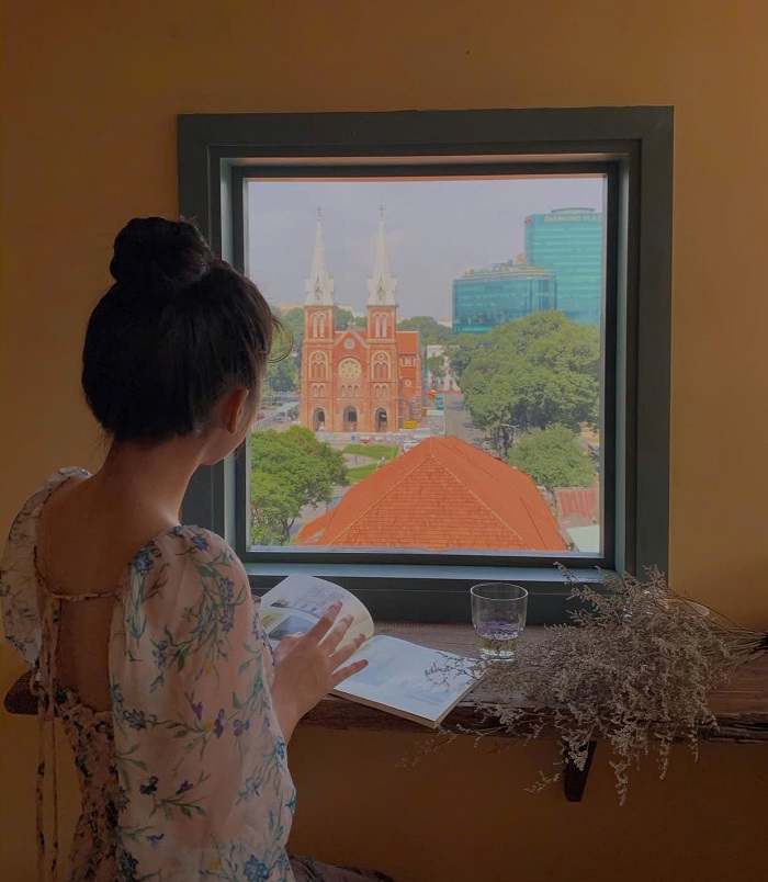 Góc view hết nước chấm nếu đang tìm kiếm quán cafe view Nhà thờ Đức Bà Sài Gòn