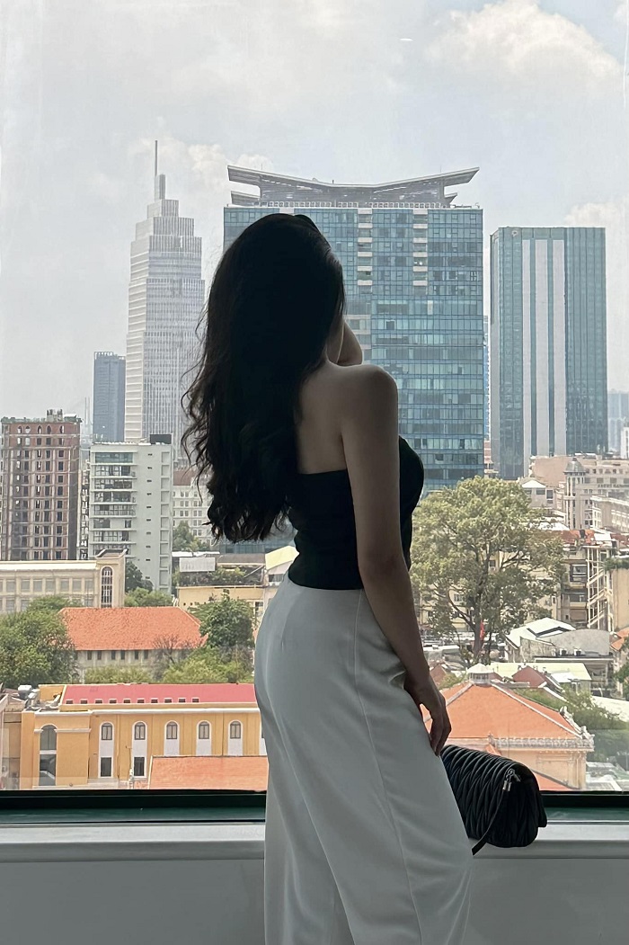 Quán cafe view Nhà thờ Đức Bà Sài Gòn và nhiều biểu tượng khác của thành phố