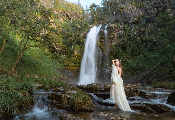 Bạn có thể tới thác Chua Tỳ Sơn La vào bất kỳ mùa nào trong năm