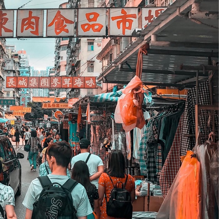 Apliu Street Flea là một trong những khu chợ đêm tại Hồng Kông chuyên về đồ điện tử