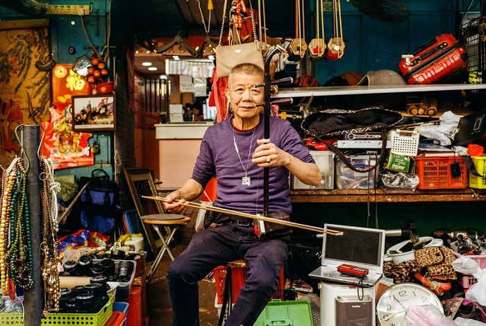 Apliu Street Flea là một trong những khu chợ đêm tại Hồng Kông mà bạn nên khám phá
