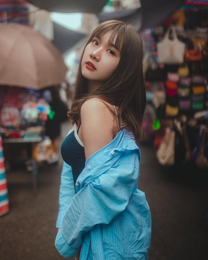 Ladies Market là chợ đêm tại Hồng Kông với background check in đẹp