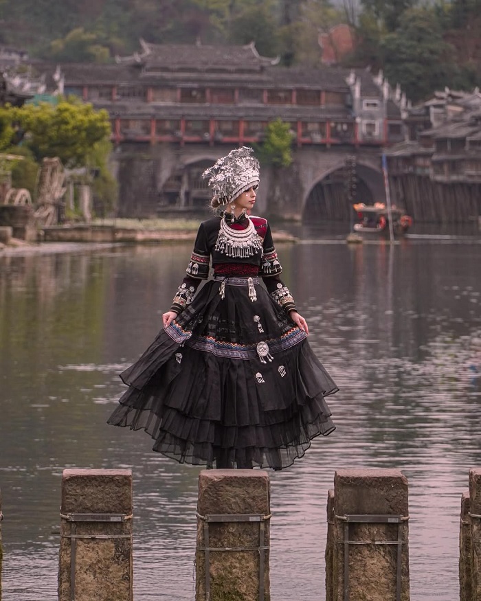 Phượng Hoàng cổ trấn là một trong những cổ trấn đẹp nhất châu Á thu hút du khách