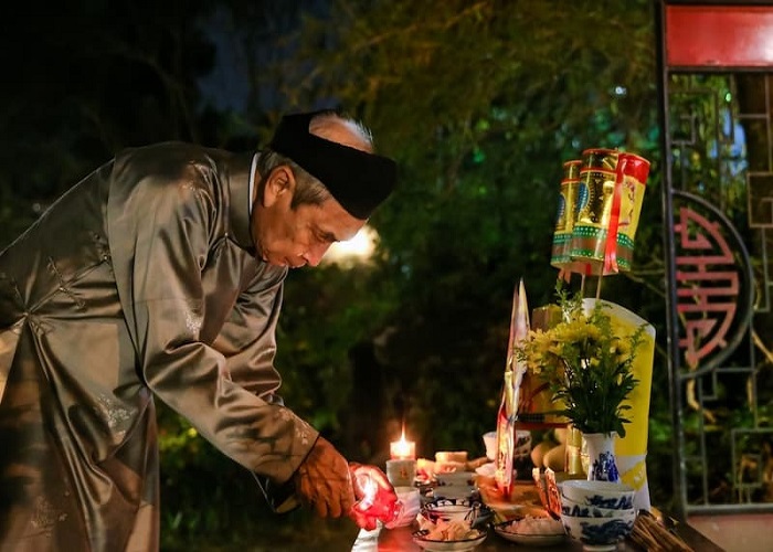 Mâm cúng giao thừa ngoài trời