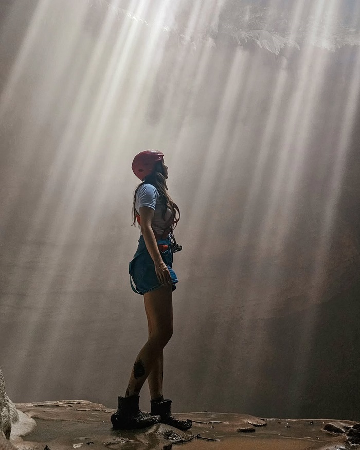 Jomblang là một trong những hang động đẹp nhất châu Á, nằm ở Indonesia