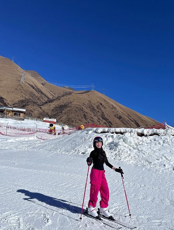 Zhegu Mountain là khu trượt tuyết nổi tiếng châu Á có đa dạng đường trượt