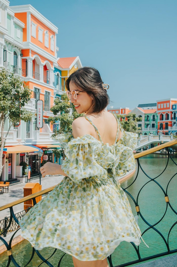 Kinh nghiệm đi Grand World Phú Quốc check in những toà nhà màu sắc rực rỡ 