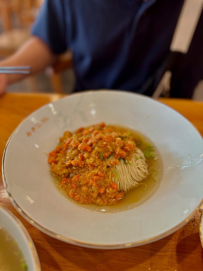 Mì gạch cua là món ăn ngon phải thử ở Thượng Hải tuyệt ngon