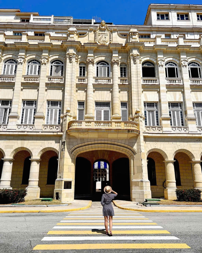 Ghé thăm bảo tàng Cách mạng ở phố cổ Havana Cuba