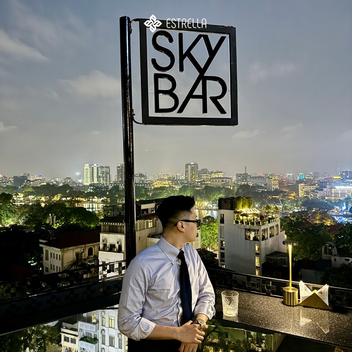 Không gian buổi tối đầy lãng mạn ở Quán cafe xem pháo hoa countdown tại Hà Nội