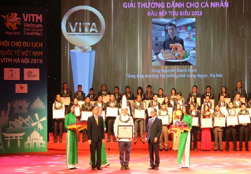 Vinh danh 15 đầu bếp ti&ecirc;u biểu nhất năm 2018 trong hội chợ du lịch VITM