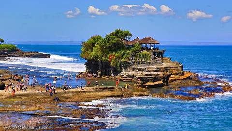 Đền Tanah Lot là một trong những địa danh quan trọng nhất của Bali
