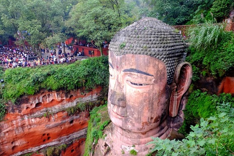 Tượng Phật khổng lồ Lạc Sơn, Lạc Sơn, Tứ Xuyên, Trung Quốc  