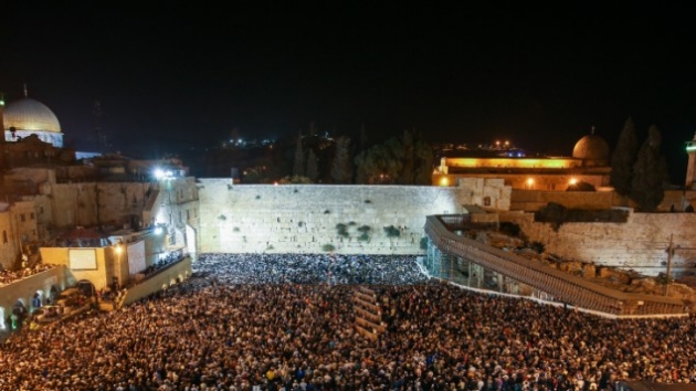 Dạo chơi ở th&aacute;nh địa linh thi&ecirc;ng nhất Jerusalem