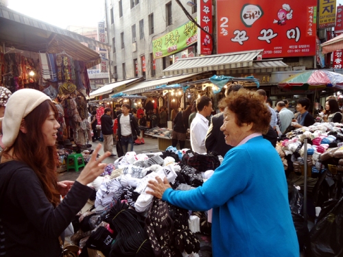 Dạo quanh Seoul thưởng thức văn h&oacute;a xứ củ s&acirc;m