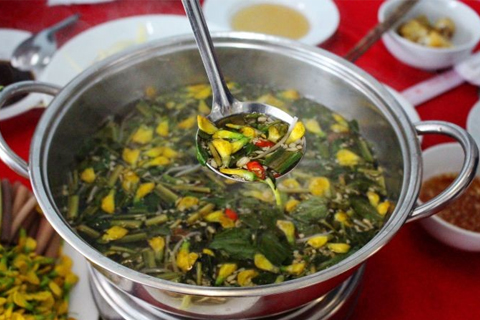 Lẩu c&aacute; linh b&ocirc;ng đi&ecirc;n điển - ẩm thực miền T&acirc;y